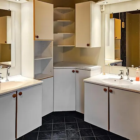 Stunning In With Kitchen Semesterbostad *